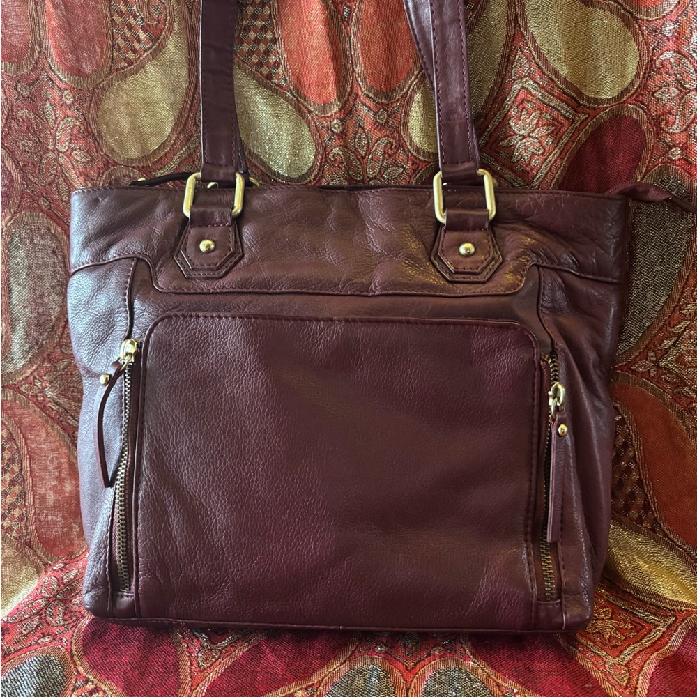 Chic Burgundy Leather Shoulder Bag
